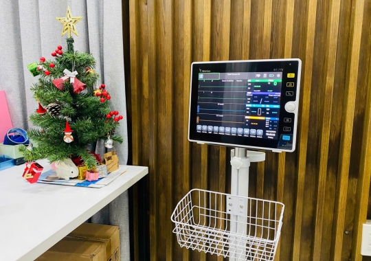 Xe đẩy monitor bệnh nhân