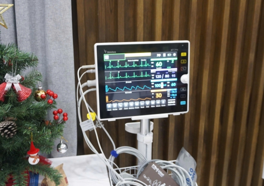 Xe đẩy monitor bệnh nhân